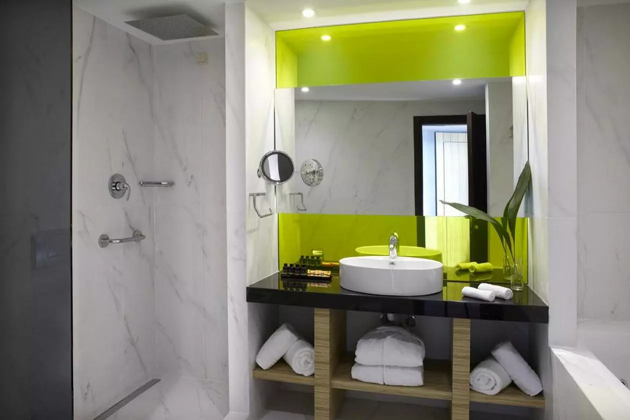 WYNDHAM_SHABAVIZ (13).jpg